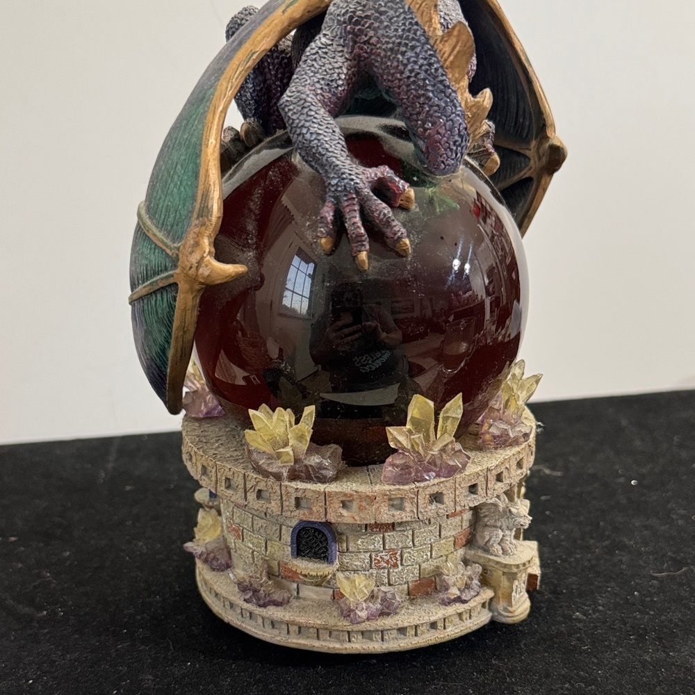 Dragon Fantasy Snow Globe Wind Up Musical Collectible - Picture 12 of 14
